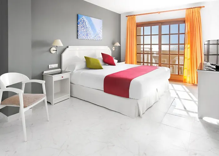 Elba Castillo San Jorge & Antigua 3*