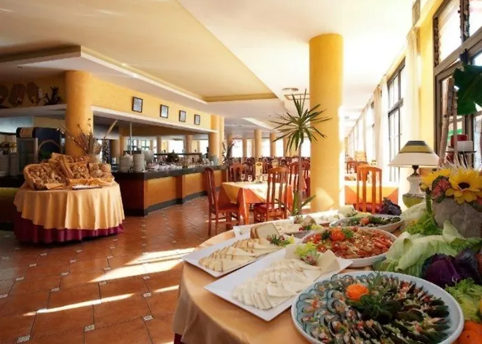 Elba Castillo San Jorge & Antigua 3*