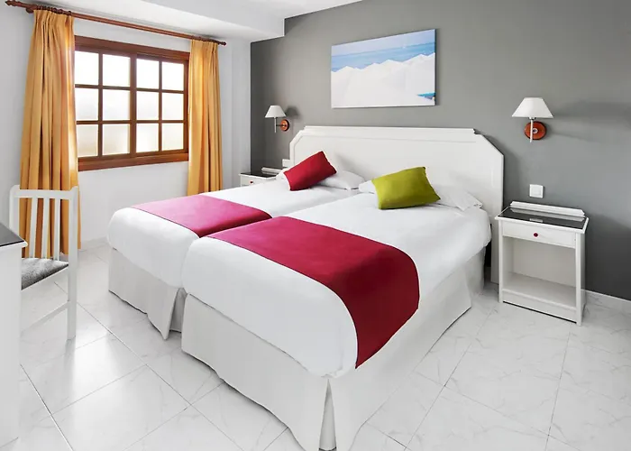 Elba Castillo San Jorge & Antigua 3*