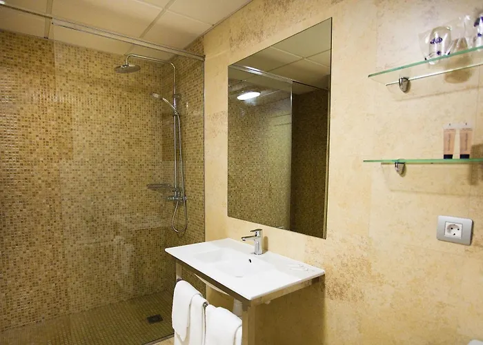 Elba Castillo San Jorge & Antigua 3*