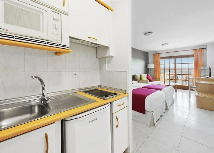 Elba Castillo San Jorge & Antigua