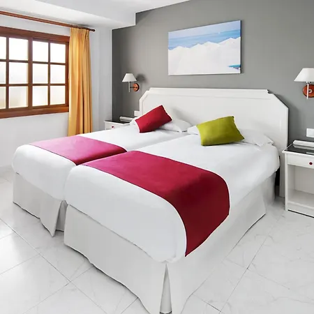 Elba Castillo San Jorge & Antigua 3*